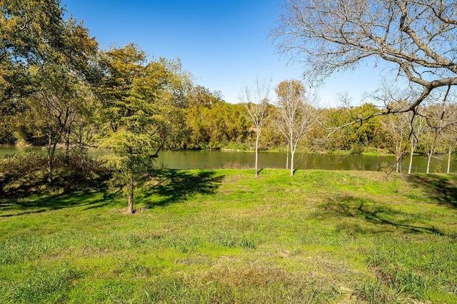 Lot 4 Fayette Shores Cove, West Point, TX 78963