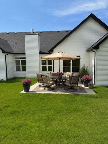 852 Timber Oak Lane, Yorkville, IL 60560