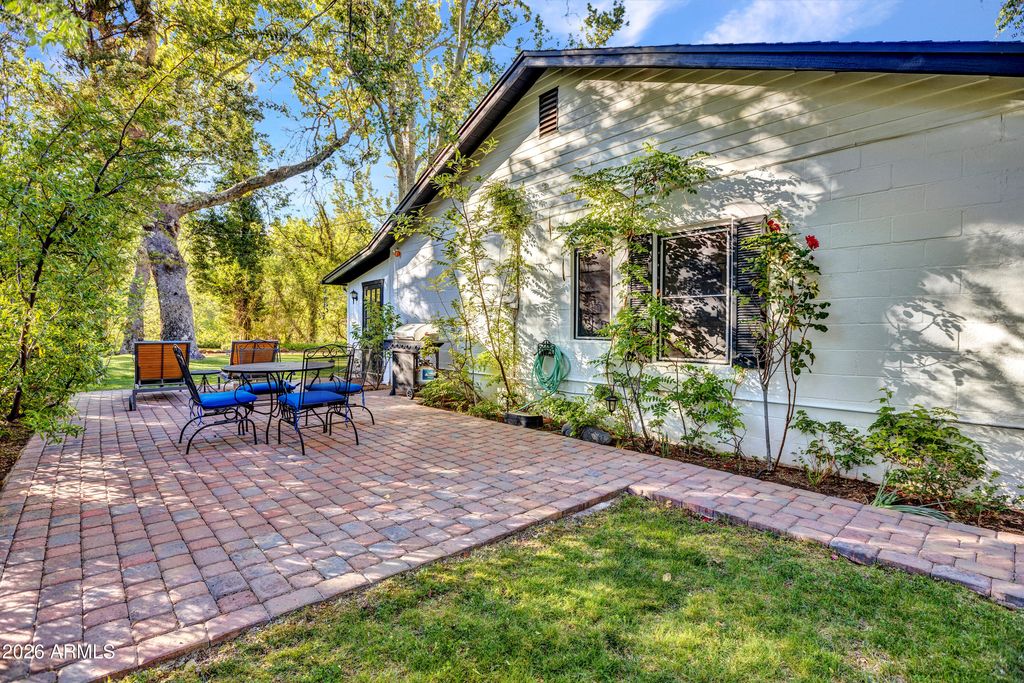 Image 28 of property listing at 370 BEAR WALLOW Lane, Sedona, AZ 86336