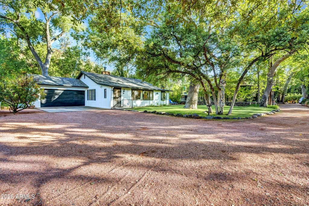 Image 30 of property listing at 370 BEAR WALLOW Lane, Sedona, AZ 86336