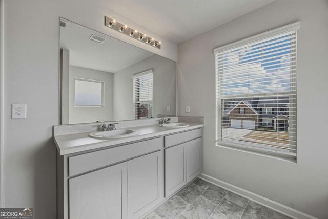 933 Nandina Lane, Loganville, GA 30052