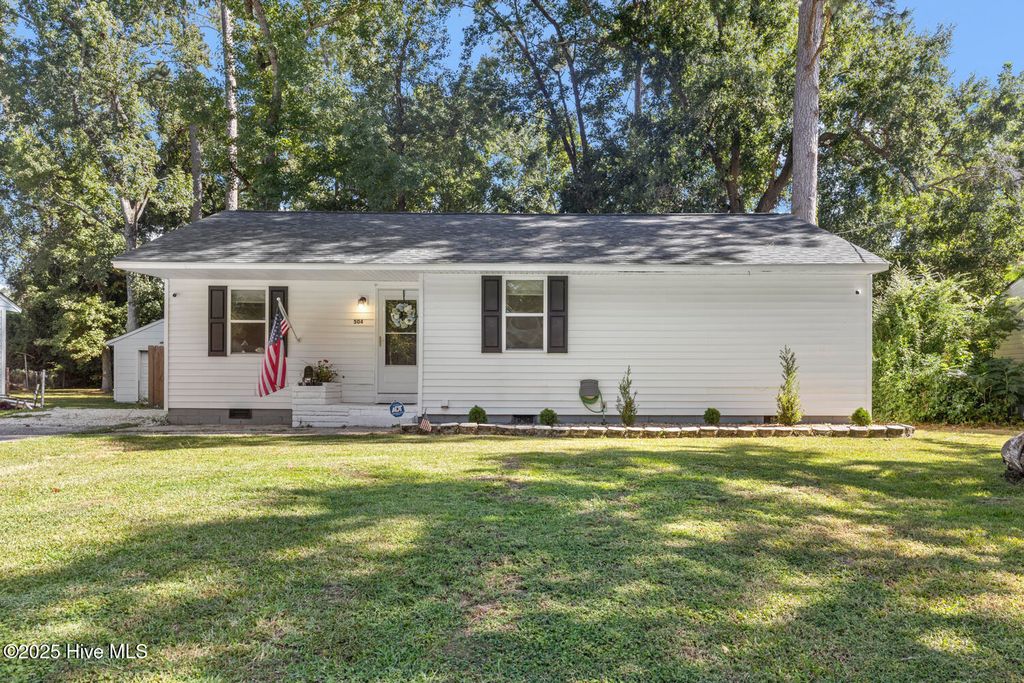 504 Oak Lane, Jacksonville, NC 28540