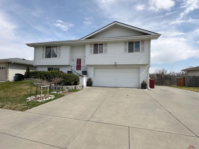 1900 W Apricot Lane, Lincoln, NE 68522