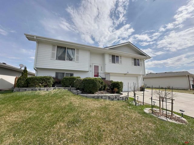 1900 W Apricot Lane, Lincoln, NE 68522