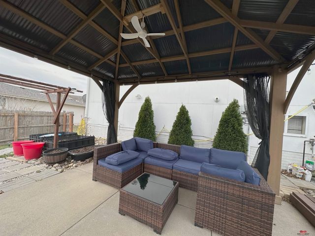 1900 W Apricot Lane, Lincoln, NE 68522