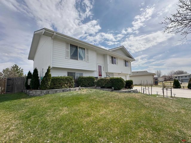 1900 W Apricot Lane, Lincoln, NE 68522