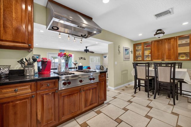 3040 Summit Street, Fort Pierce, FL 34982