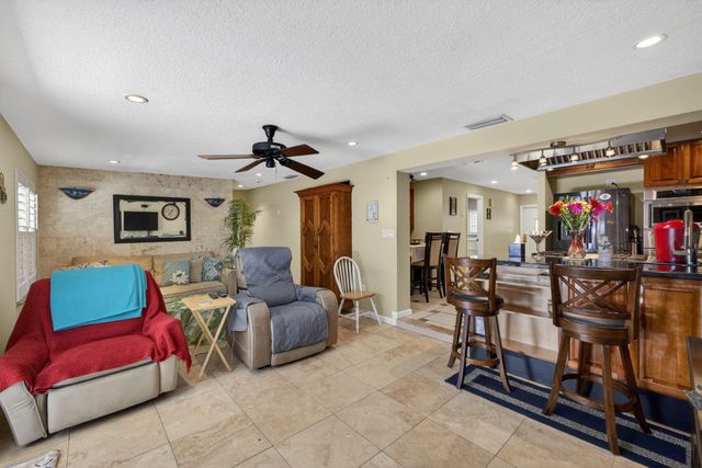 3040 Summit Street, Fort Pierce, FL 34982