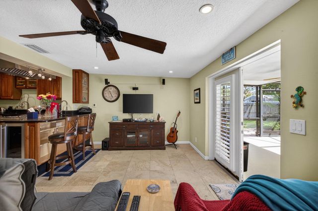 3040 Summit Street, Fort Pierce, FL 34982