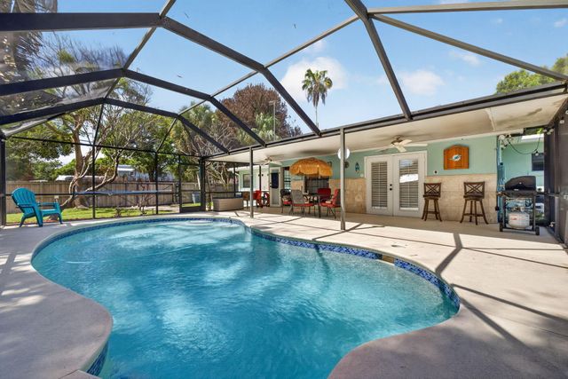 3040 Summit Street, Fort Pierce, FL 34982