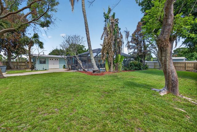 3040 Summit Street, Fort Pierce, FL 34982