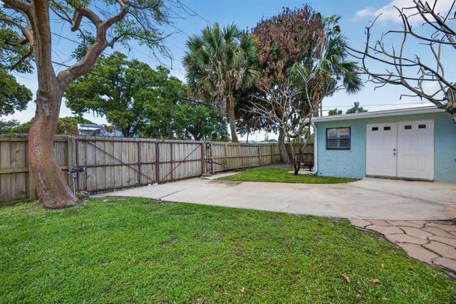 3040 Summit Street, Fort Pierce, FL 34982
