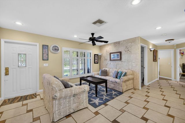 3040 Summit Street, Fort Pierce, FL 34982