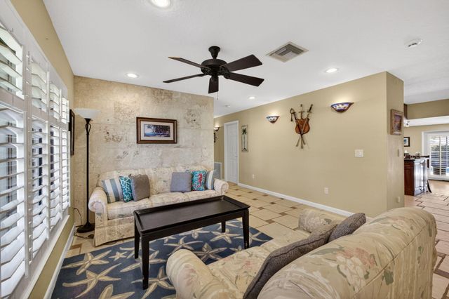 3040 Summit Street, Fort Pierce, FL 34982