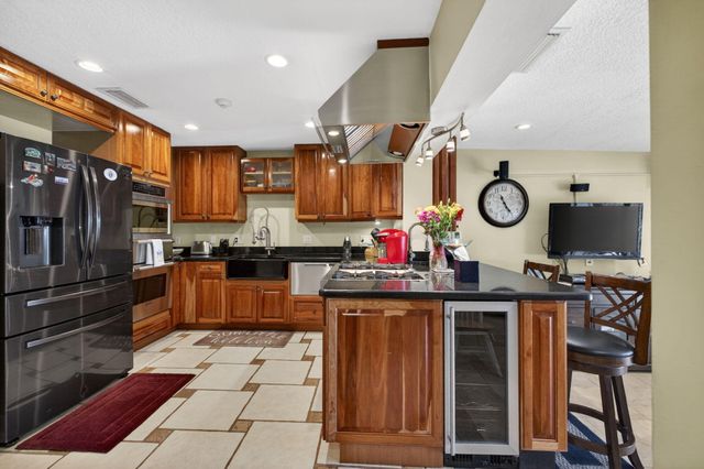 3040 Summit Street, Fort Pierce, FL 34982