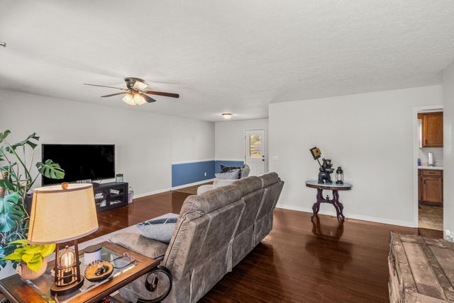 3922 Armstrong Rd, Springfield, TN 37172