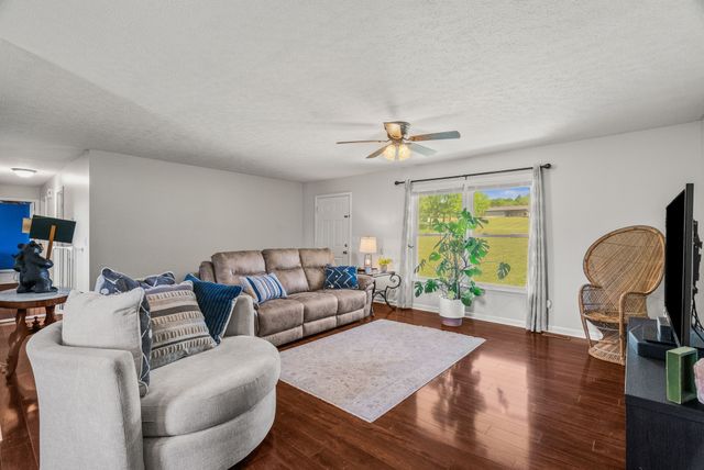 3922 Armstrong Rd, Springfield, TN 37172