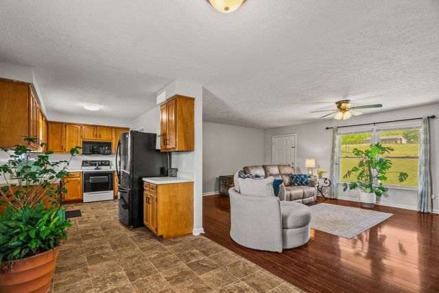 3922 Armstrong Rd, Springfield, TN 37172