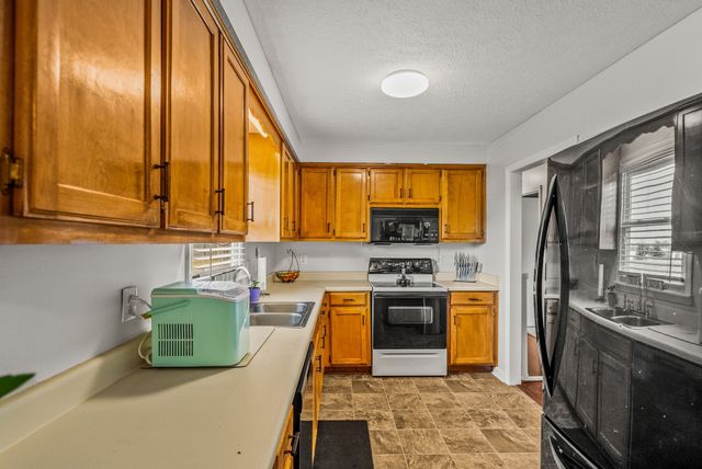3922 Armstrong Rd, Springfield, TN 37172