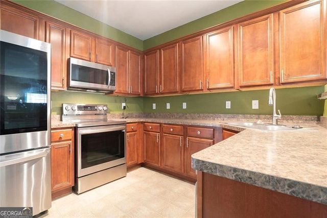 126 Wellbrook Court NE, Conyers, GA 30012
