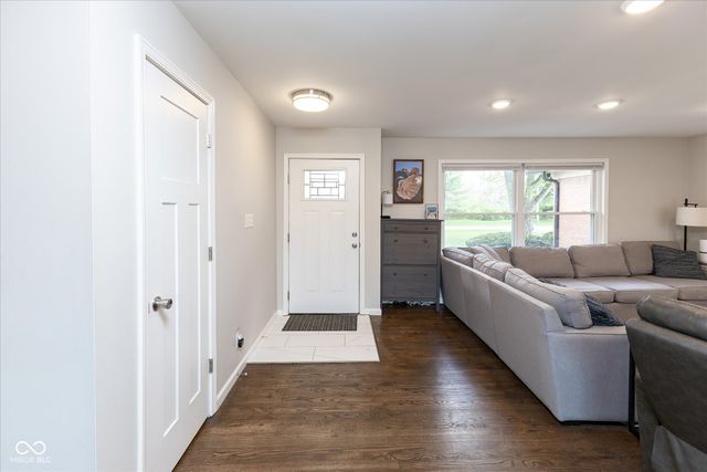 6528 Grandview Drive, Indianapolis, IN 46260