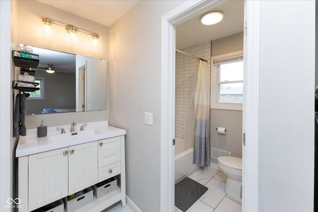 6528 Grandview Drive, Indianapolis, IN 46260