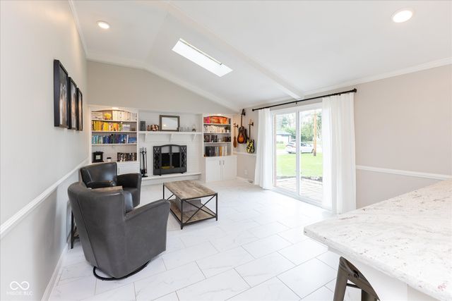 6528 Grandview Drive, Indianapolis, IN 46260