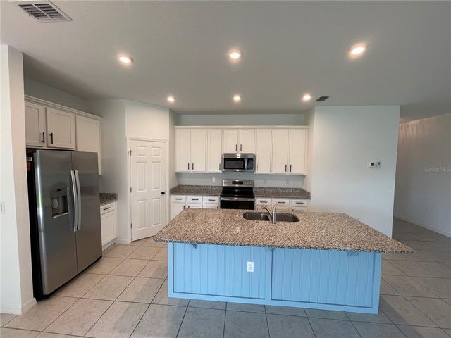 689 CROWN ROSE DRIVE, Eagle Lake, FL 33839