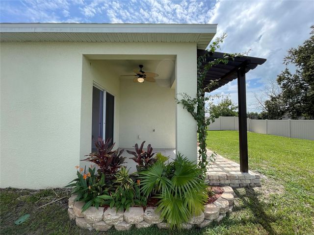 689 CROWN ROSE DRIVE, Eagle Lake, FL 33839