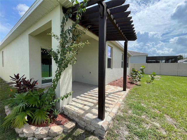 689 CROWN ROSE DRIVE, Eagle Lake, FL 33839