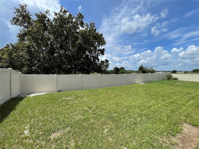 689 CROWN ROSE DRIVE, Eagle Lake, FL 33839