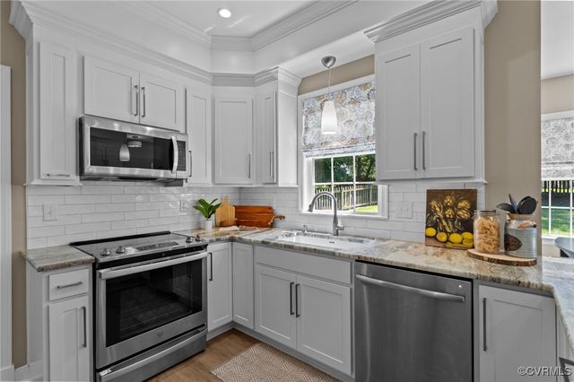 6530 St Cecelia Dr, Midlothian, VA 23112