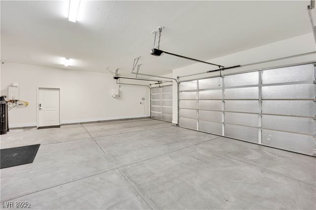 7458 McLeod Drive, Las Vegas, NV 89120