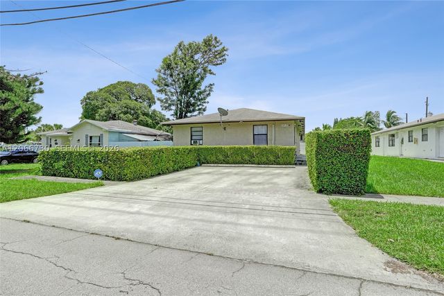 2124-2126 Thomas St 2126, Hollywood, FL 33020
