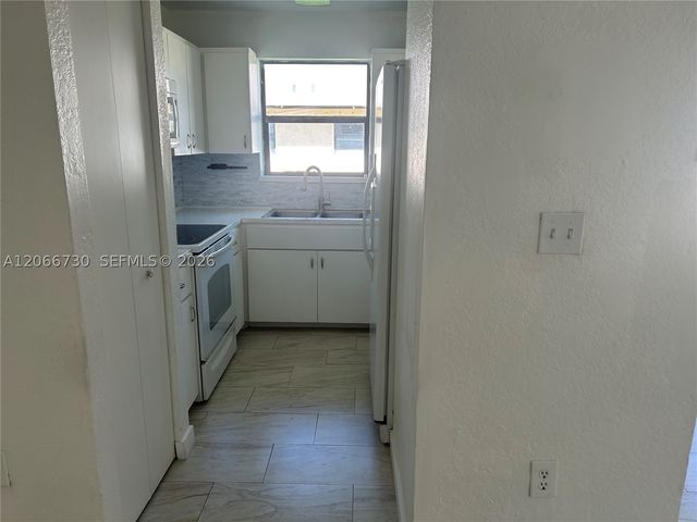 2124-2126 Thomas St 2126, Hollywood, FL 33020