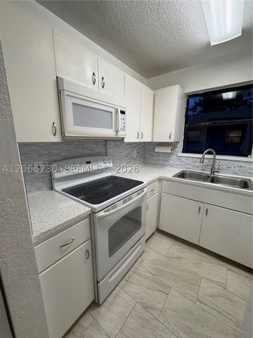2124-2126 Thomas St 2126, Hollywood, FL 33020