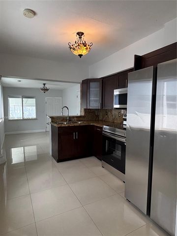 6823 SW 25th St, Miami, FL 33155