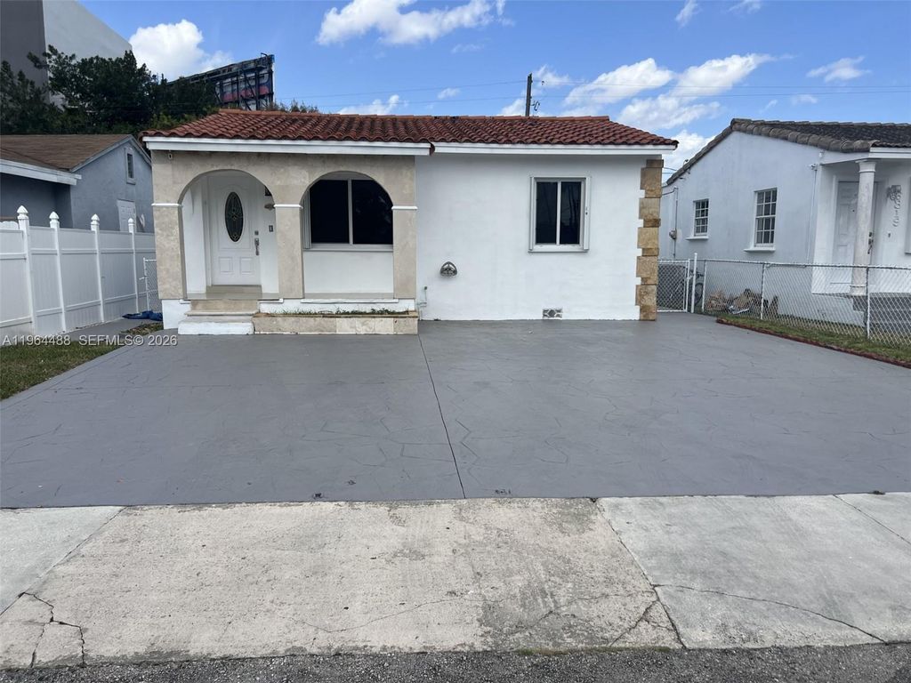 6823 SW 25th St, Miami, FL 33155