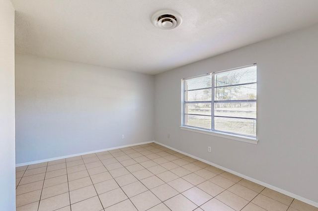 220 W Union Bower Road, Irving, TX 75061
