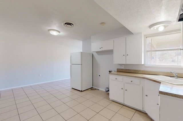 220 W Union Bower Road, Irving, TX 75061