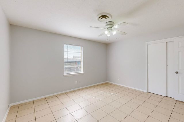 220 W Union Bower Road, Irving, TX 75061