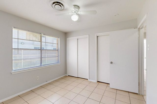 220 W Union Bower Road, Irving, TX 75061