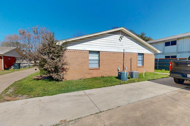 220 W Union Bower Road, Irving, TX 75061
