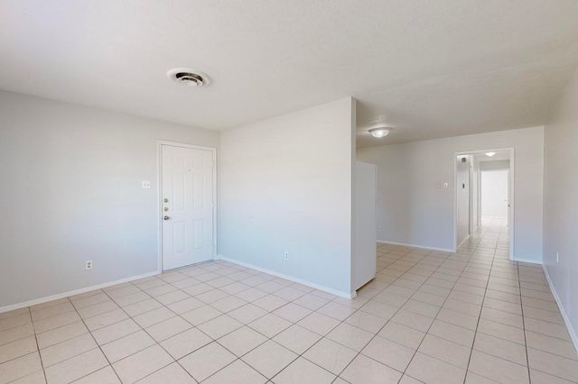 220 W Union Bower Road, Irving, TX 75061