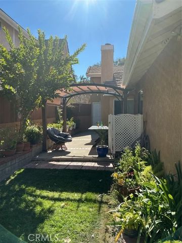 19849 Collins, Canyon Country (santa Clarita), CA 91351