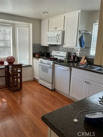 19849 Collins, Canyon Country (santa Clarita), CA 91351