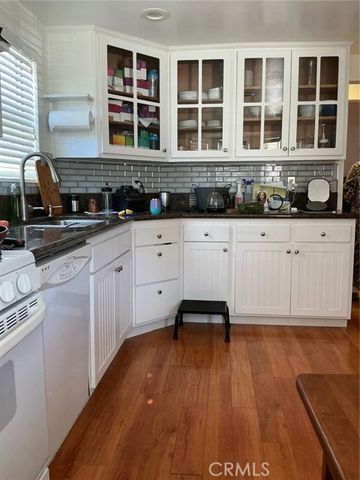 19849 Collins, Canyon Country (santa Clarita), CA 91351