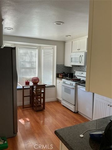 19849 Collins, Canyon Country (santa Clarita), CA 91351