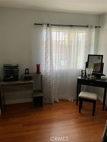 19849 Collins, Canyon Country (santa Clarita), CA 91351