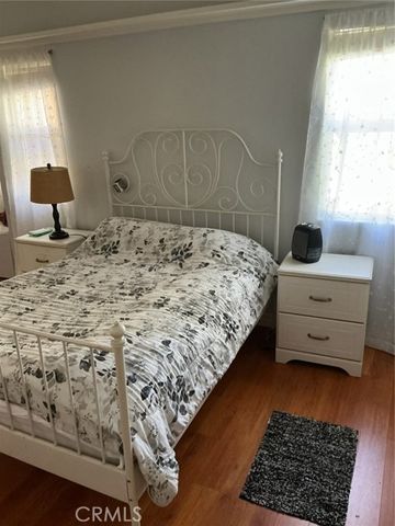 19849 Collins, Canyon Country (santa Clarita), CA 91351